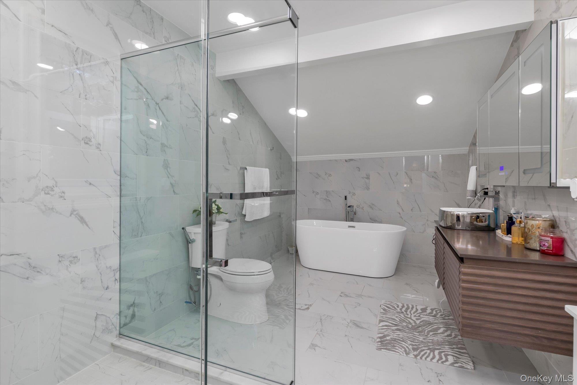 #13 photo, 47 Pinewood Road, ナッソー郡 Roslyn , NY 11576