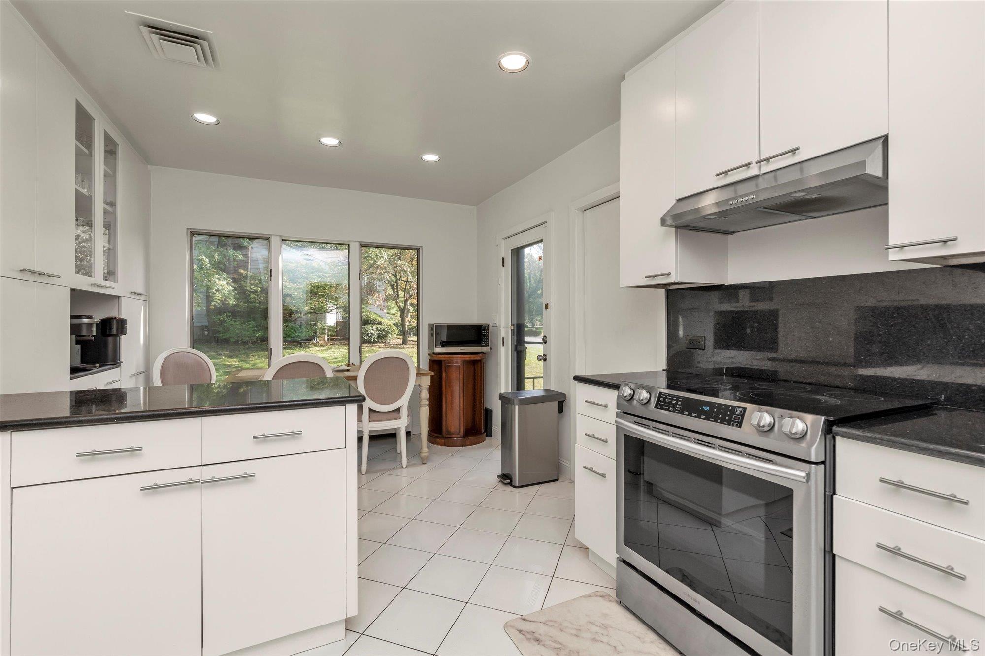 #8 photo, 47 Pinewood Road, ナッソー郡 Roslyn , NY 11576