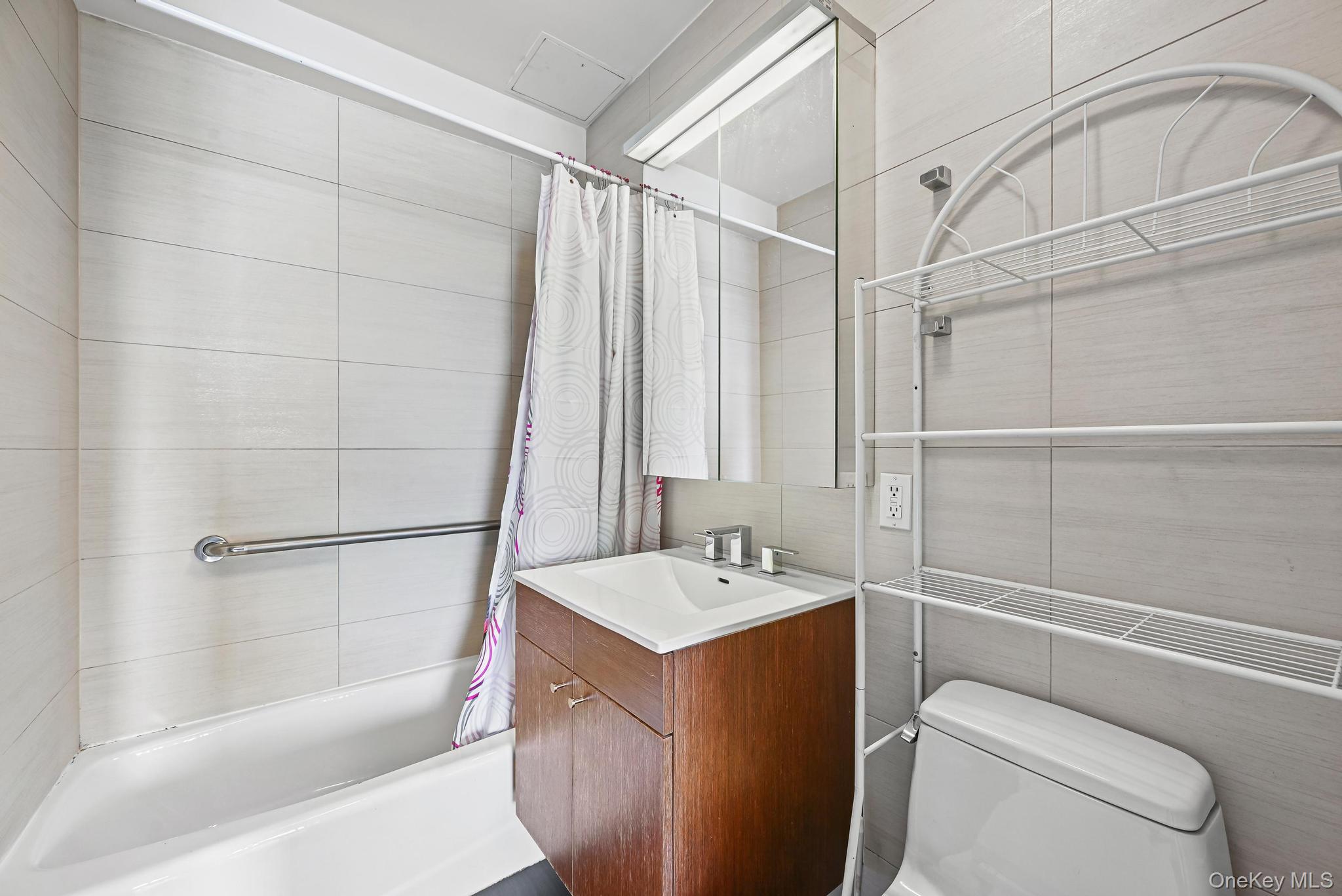 #8 photo, 136-19 Franklin Ave, Flushing , NY 11355