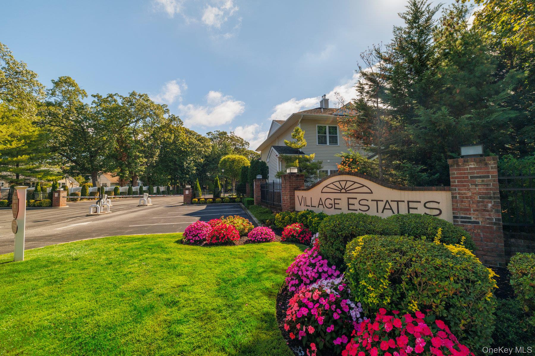 #1 photo, 62 Sarah Court, سوفولك Amityville , NY 11701