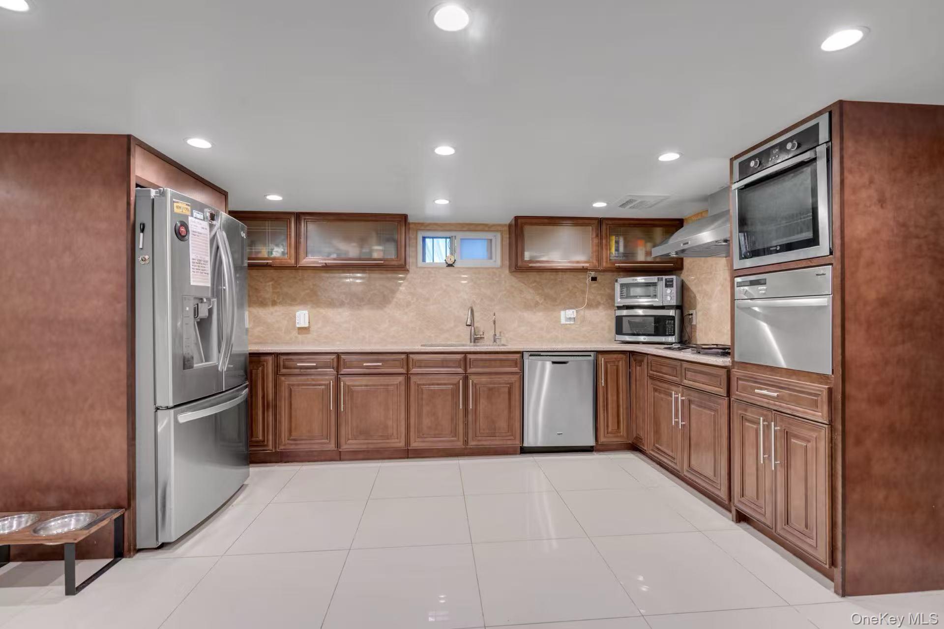 #8 photo, 50-20 228th Street, Oakland Gardens , NY 11364