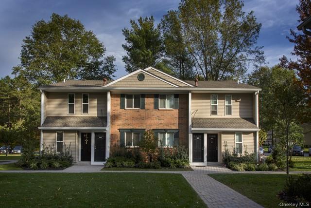 #1 photo, 21 Country Club Drive, सफ़ोक काउंटी Coram , NY 11727