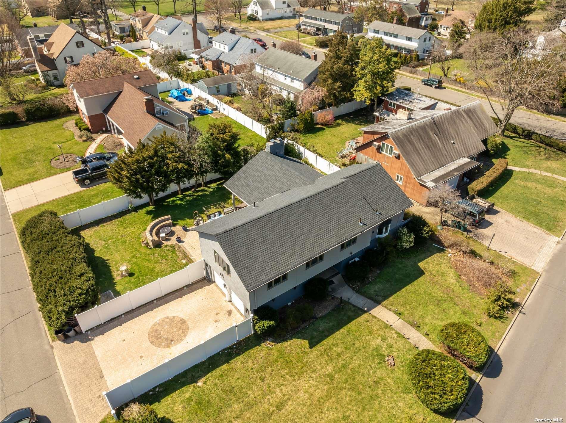 #1 photo, 523 Cambridge Avenue, Westbury , NY 11590