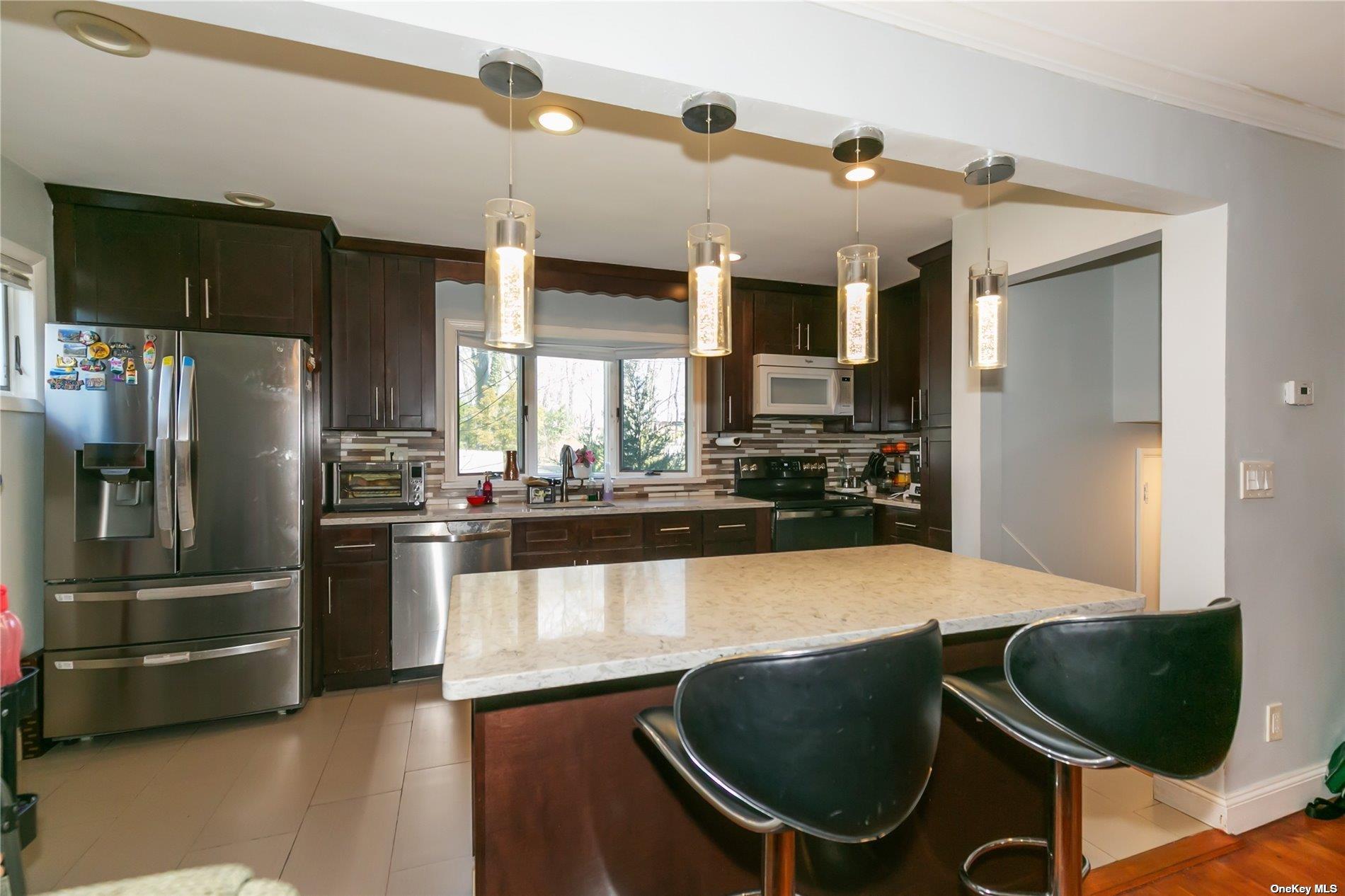 #10 photo, 523 Cambridge Avenue, Westbury , NY 11590