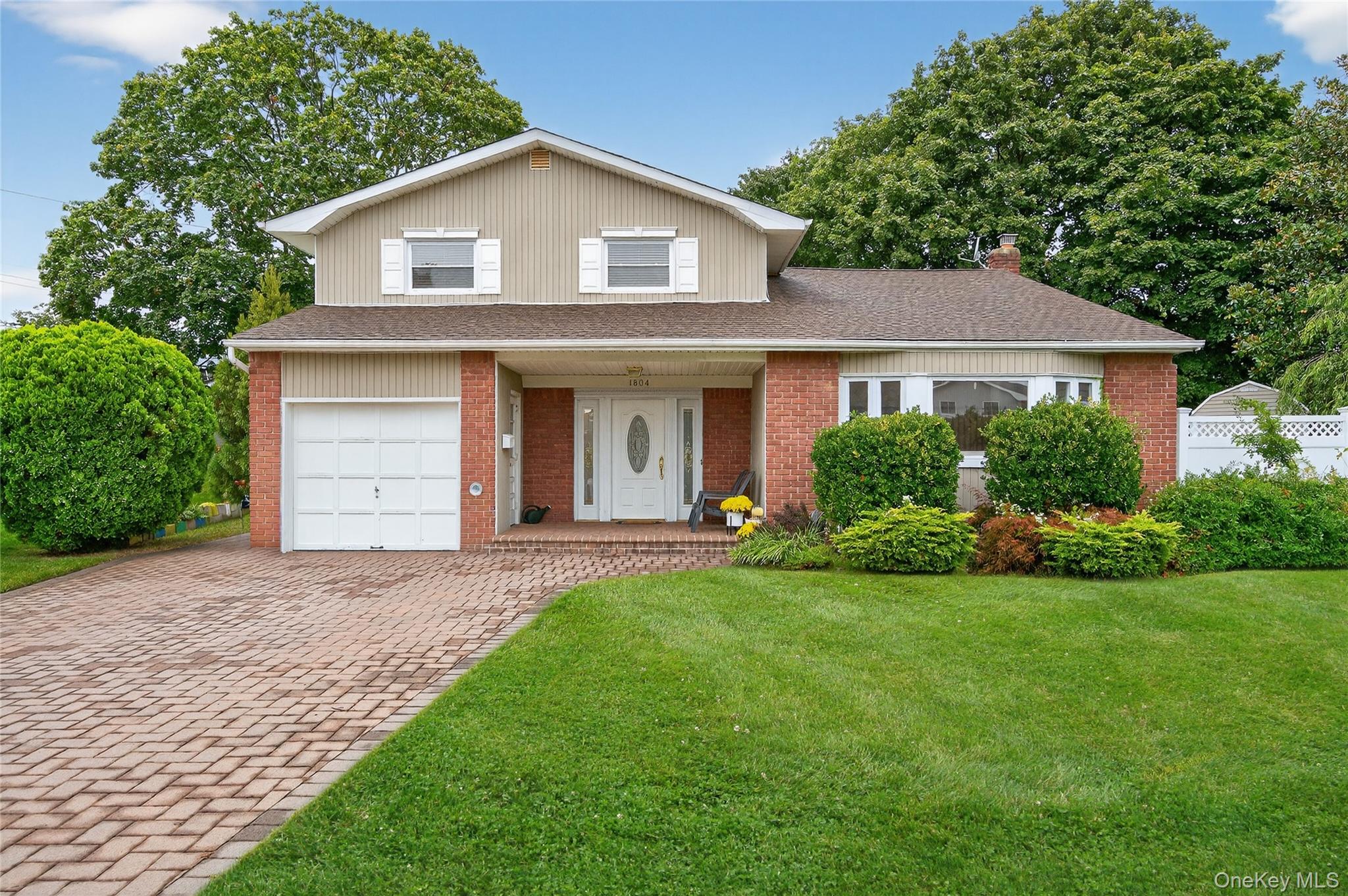 #1 photo, 1804 Leona Court, 长岛 Merrick , NY 11566