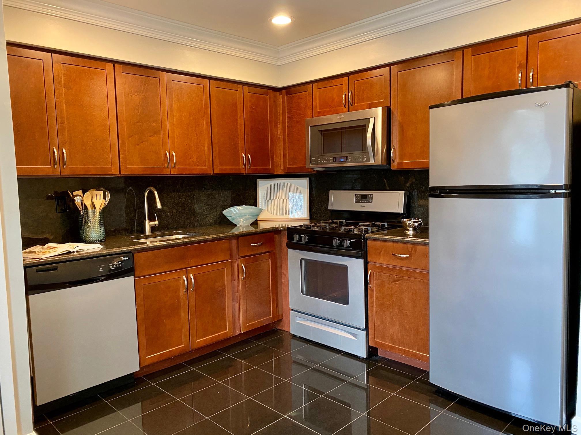 #4 photo, 22 Country Club Drive, サフォーク郡 Coram , NY 11727