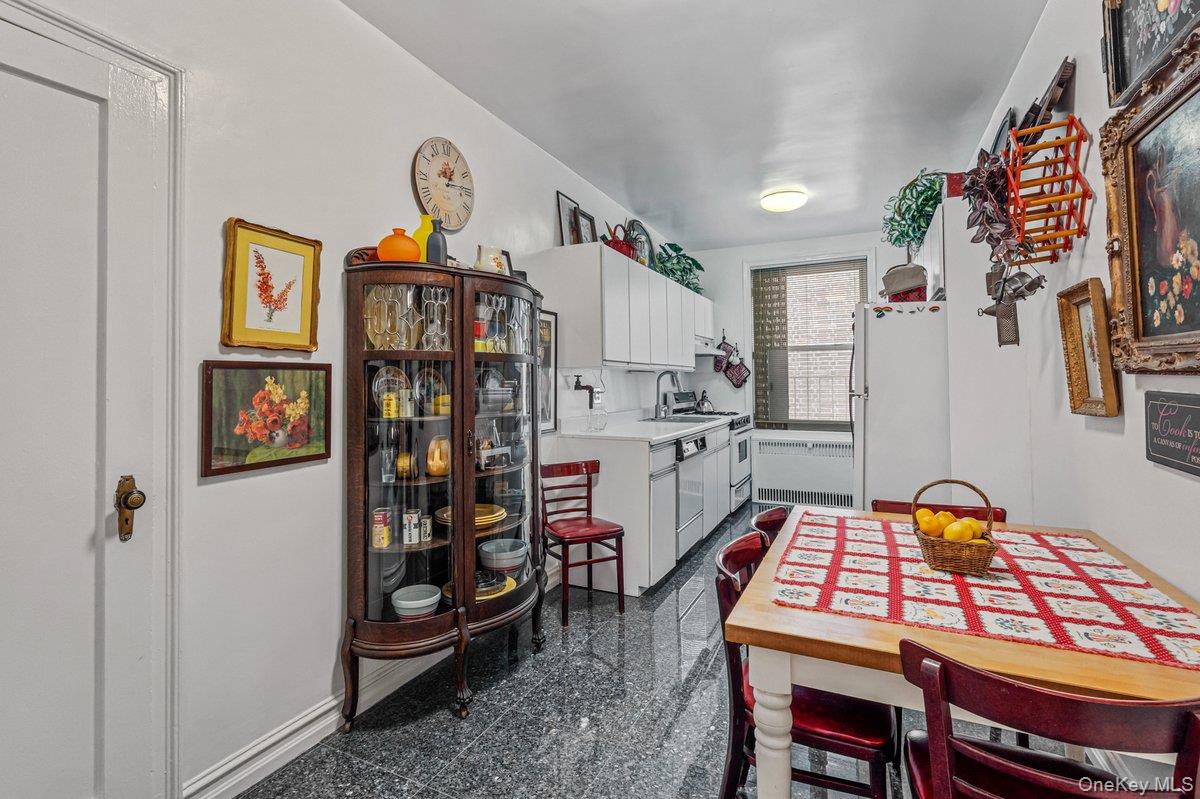 #7 photo, 111-15 75th Avenue, Forest Hills , NY 11375