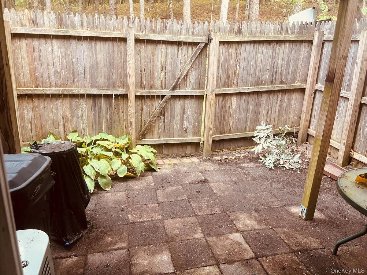 #4 photo, 24 Wooded Way, サフォーク郡 Calverton , NY 11933