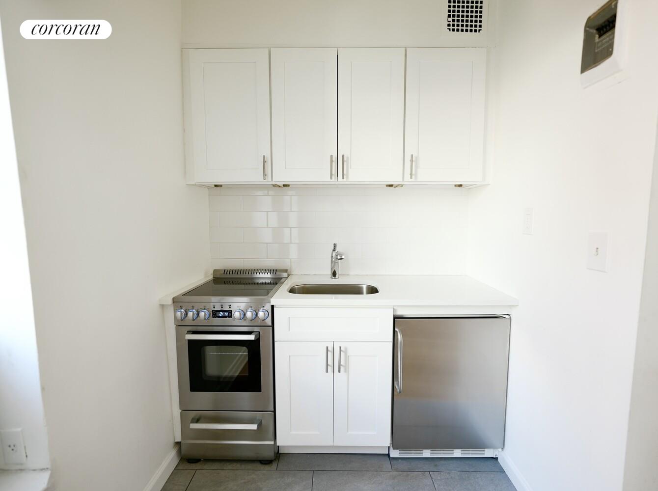 #4 photo, 30 E 95TH Street, Carnegie Hill , NY 10128