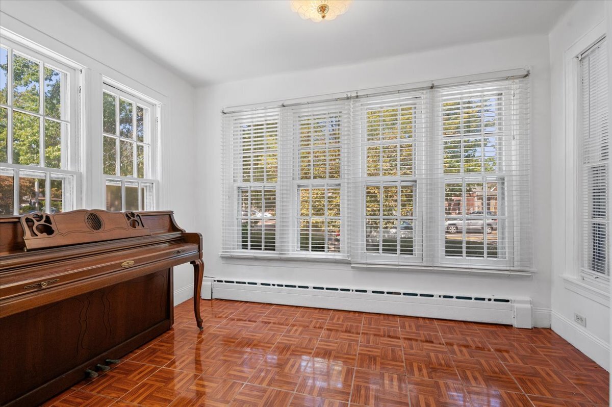 #10 photo, 147-44 84th Drive, Briarwood , NY 11435