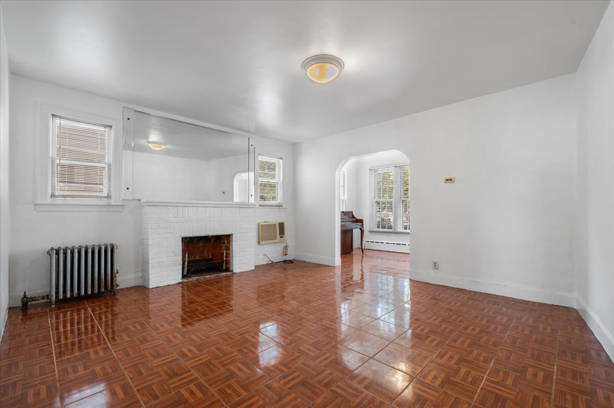 #8 photo, 147-44 84th Drive, Briarwood , NY 11435