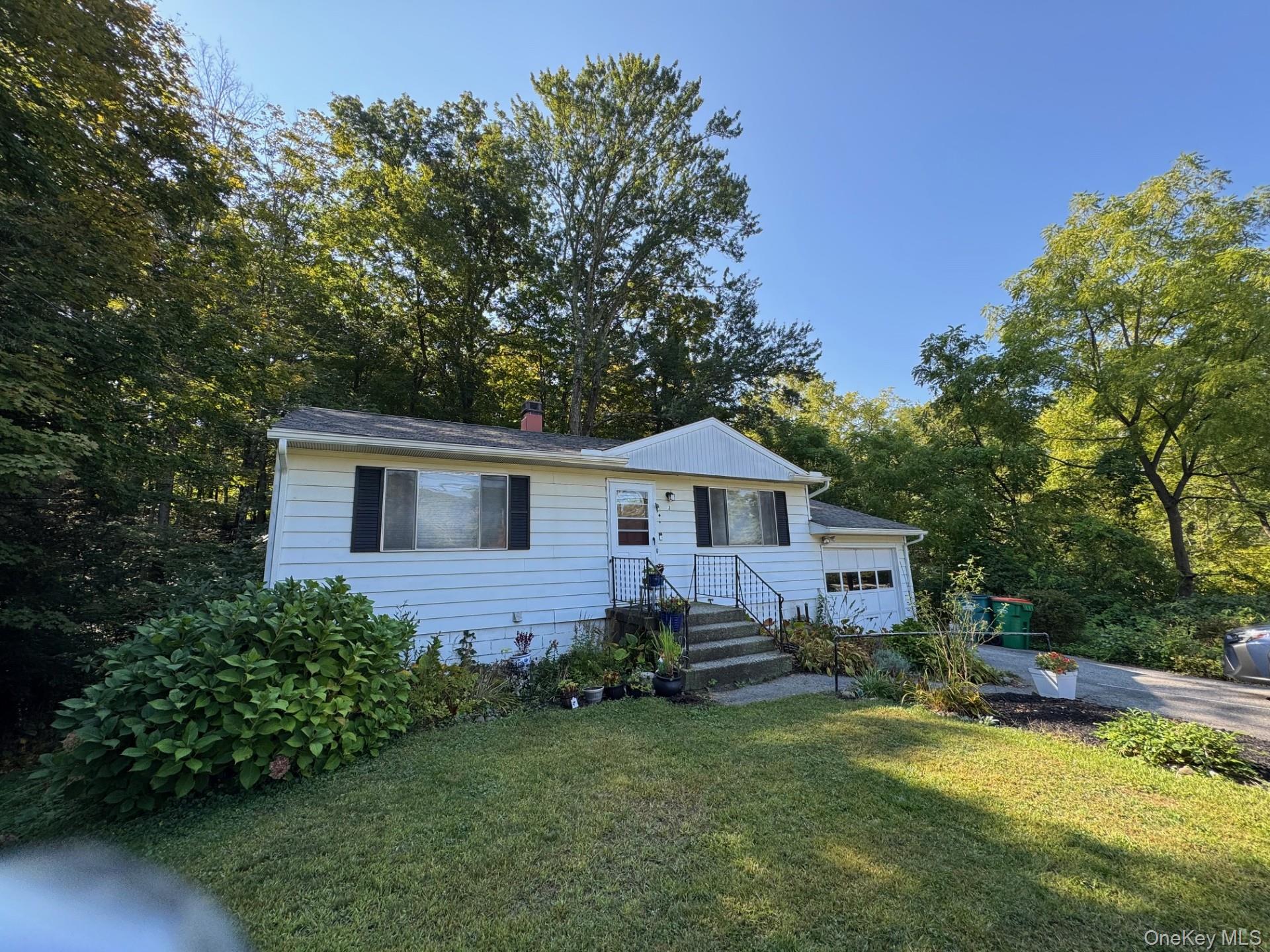 #1 photo, 3 River Road, Hyde Park , NY 12538
