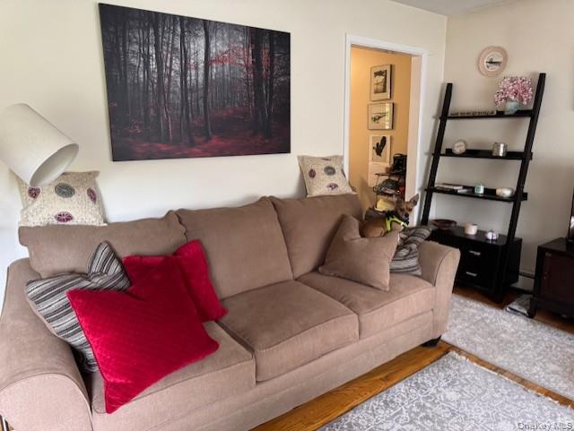 #9 photo, 3 River Road, Hyde Park , NY 12538