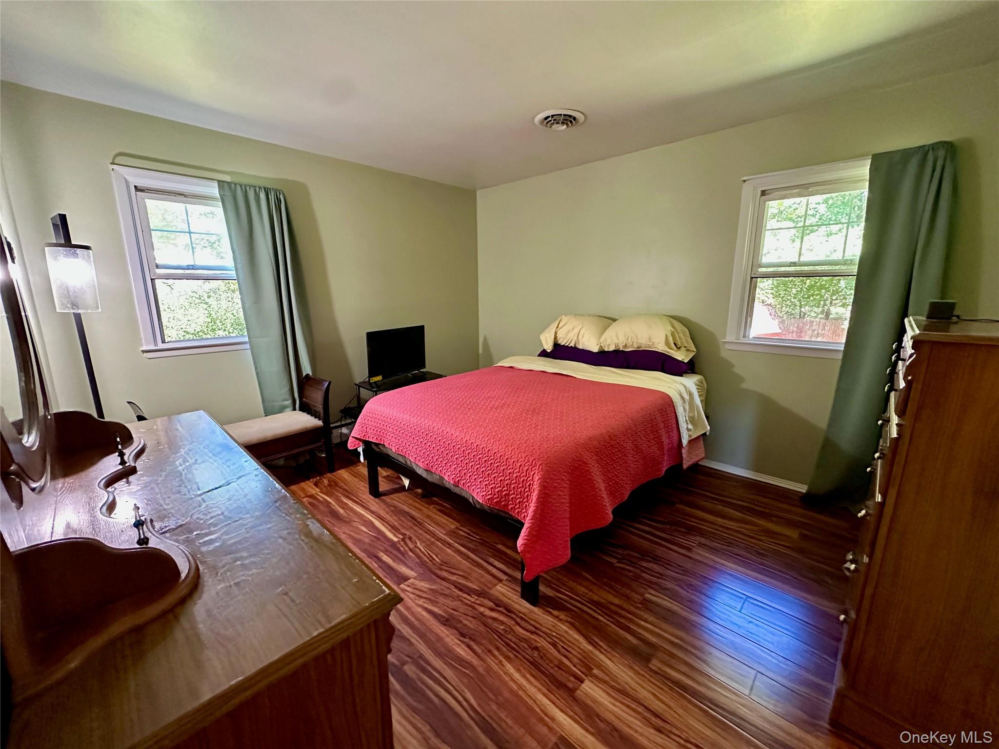 #10 photo, 18 Cambridge Drive, Red Hook , NY 12571