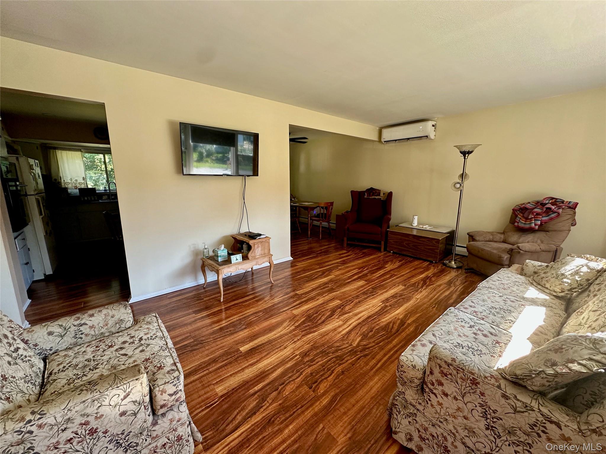 #4 photo, 18 Cambridge Drive, Red Hook , NY 12571