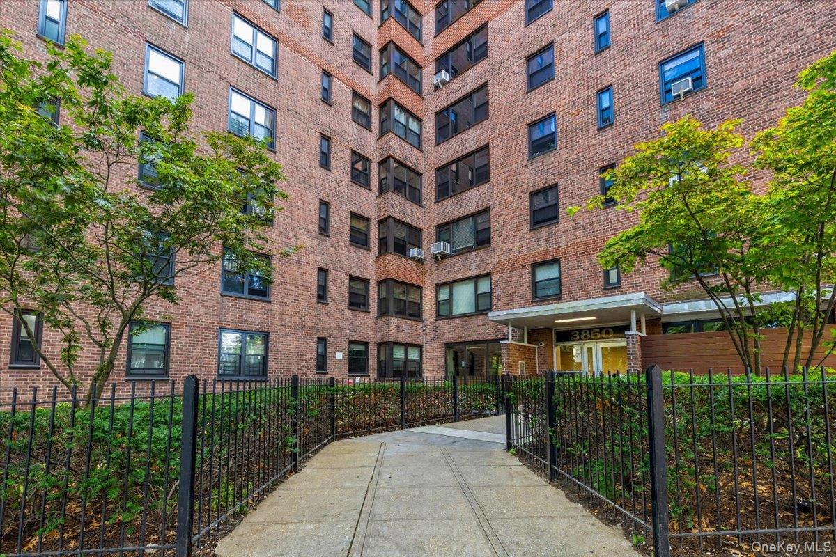 #2 photo, 3850 SEDGWICK Avenue, Bronx , NY 10463