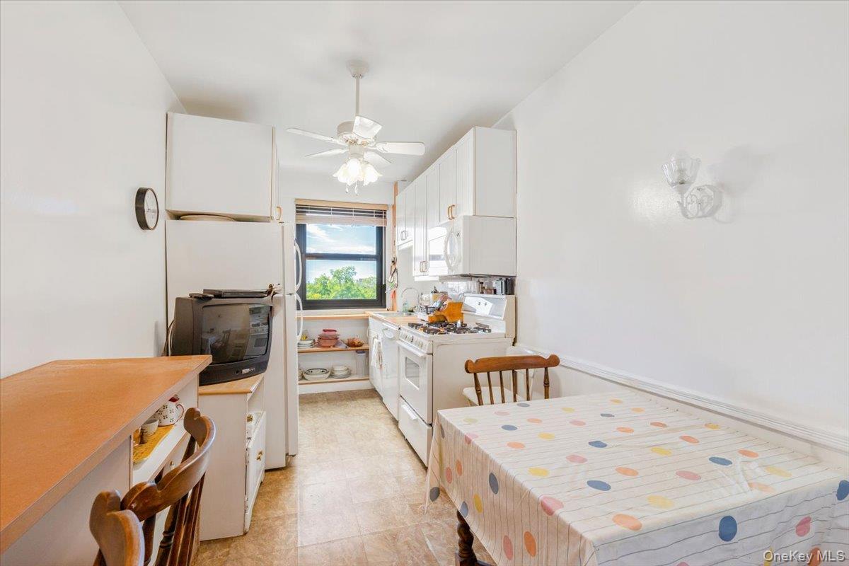 #9 photo, 3850 SEDGWICK Avenue, Bronx , NY 10463