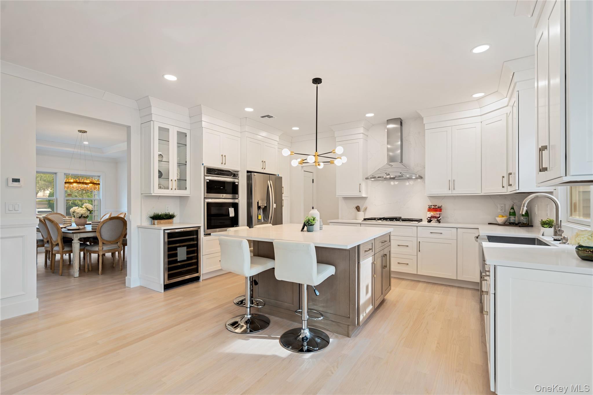 #10 photo, 10 Beth Lane, Plainview , NY 11803