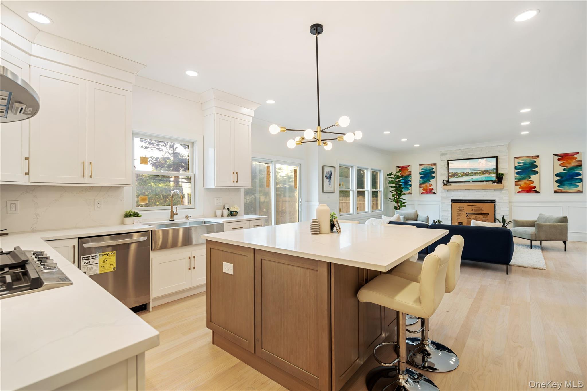 #11 photo, 10 Beth Lane, Plainview , NY 11803