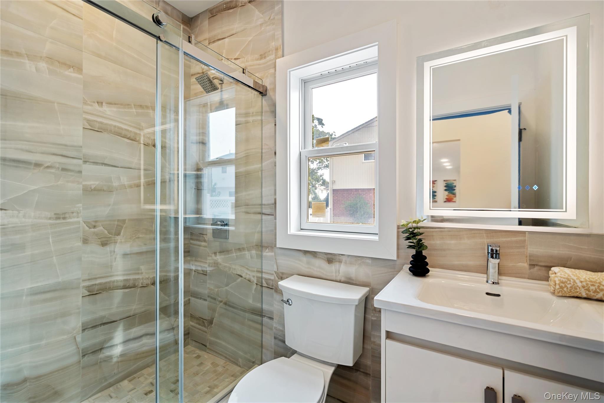 #12 photo, 10 Beth Lane, Plainview , NY 11803