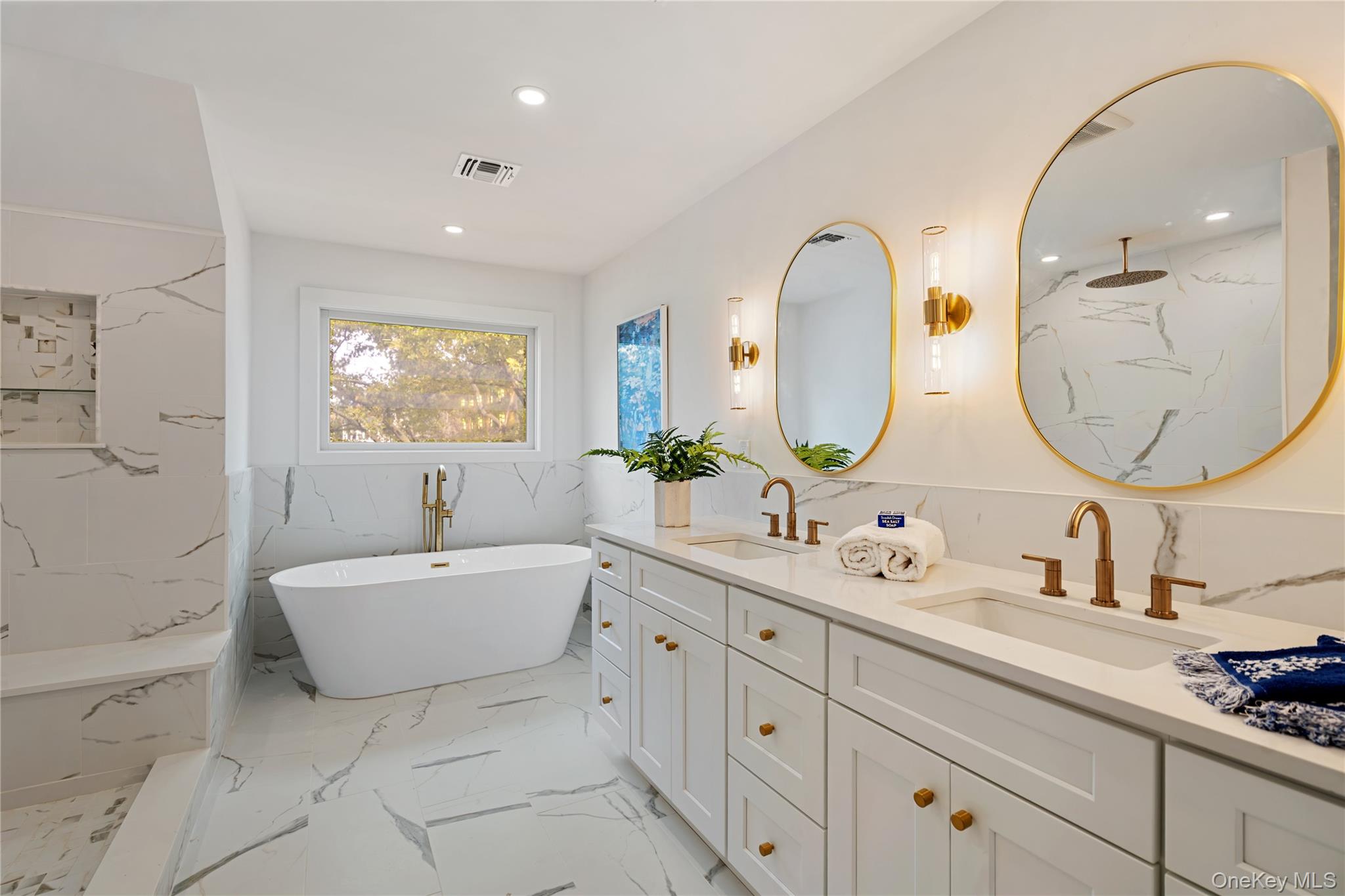 #17 photo, 10 Beth Lane, Plainview , NY 11803