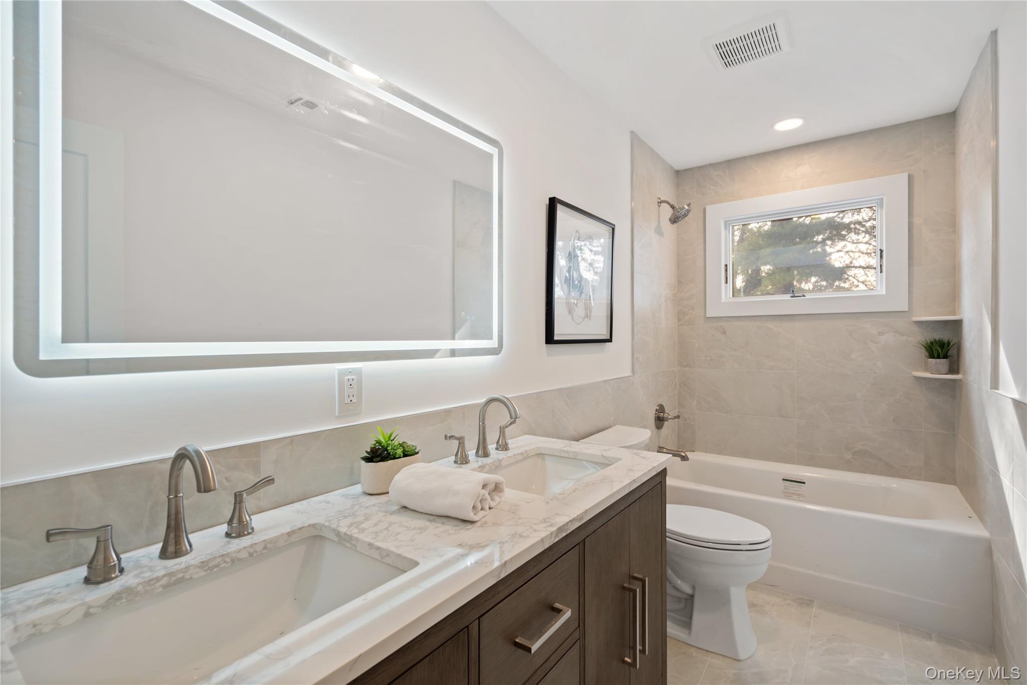 #19 photo, 10 Beth Lane, Plainview , NY 11803