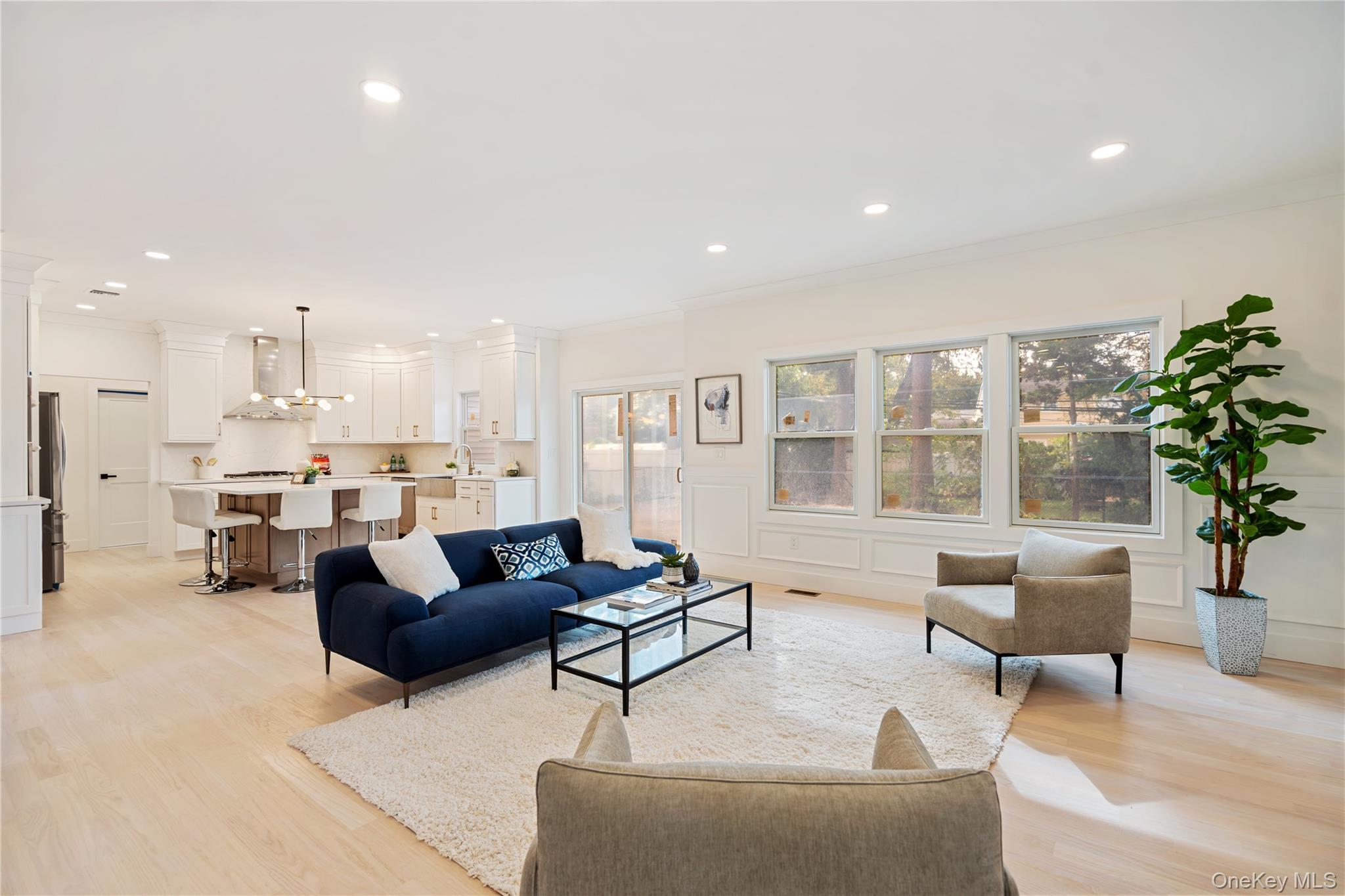 #6 photo, 10 Beth Lane, Plainview , NY 11803