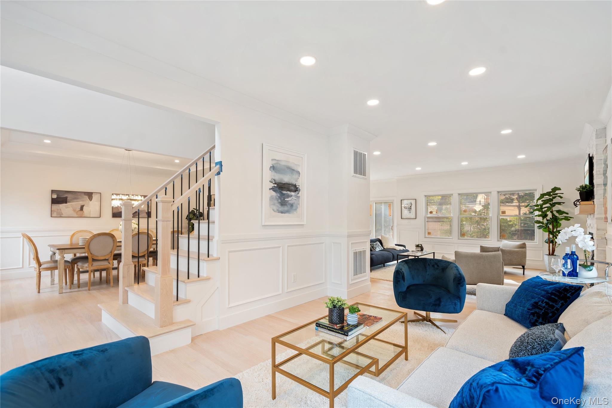 #8 photo, 10 Beth Lane, Plainview , NY 11803