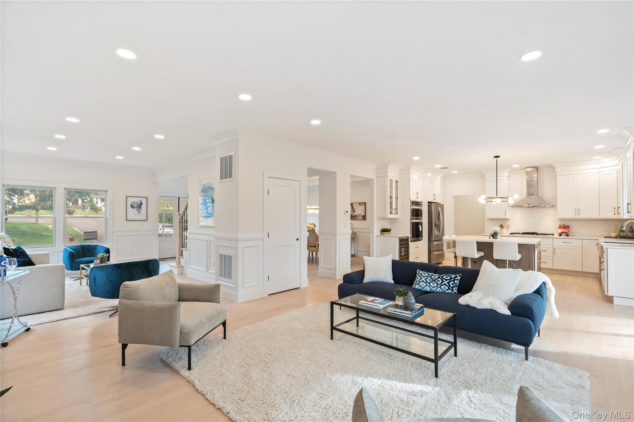 #9 photo, 10 Beth Lane, Plainview , NY 11803