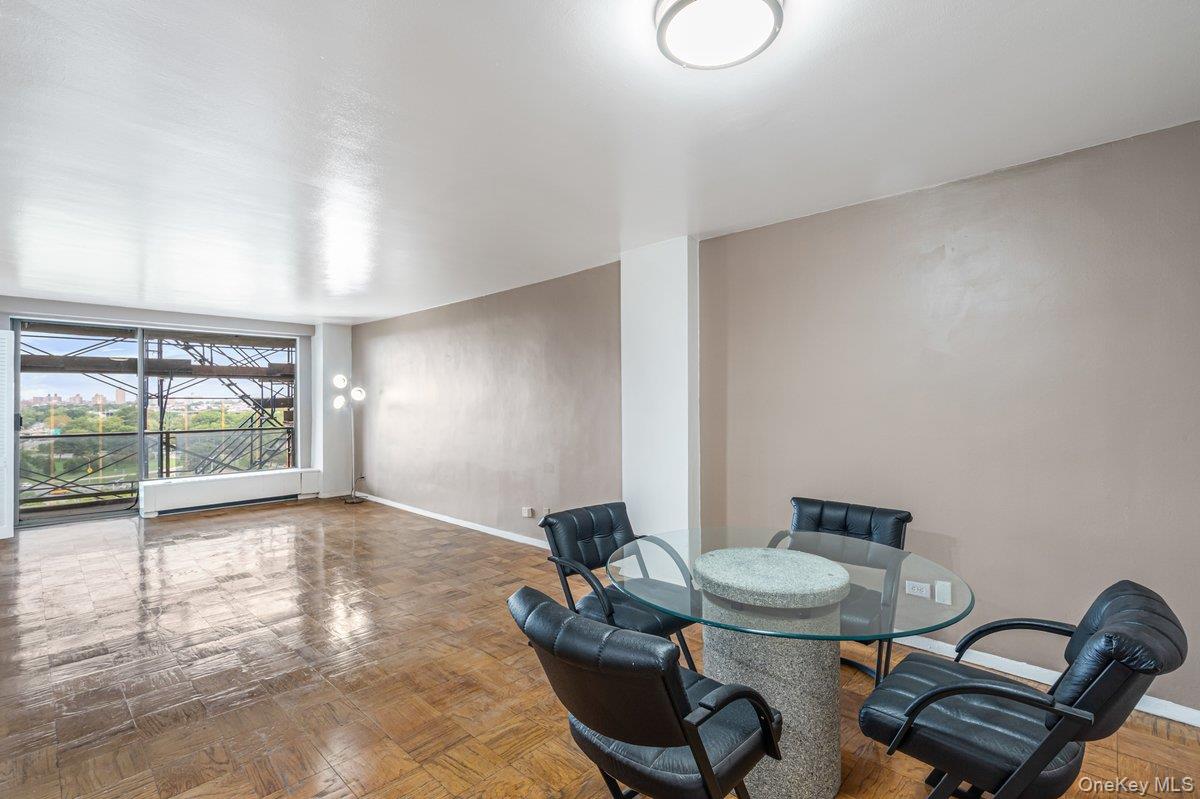 #5 photo, 61-20 Grand Central Parkway, クイーンズ区 Forest Hills , NY 11375