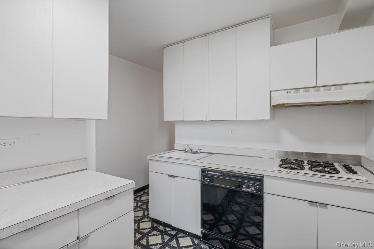 #8 photo, 61-20 Grand Central Parkway, クイーンズ区 Forest Hills , NY 11375