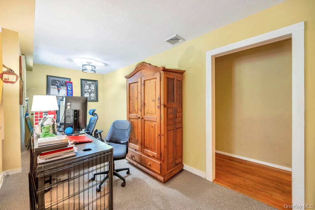 #18 photo, 375 Ocean Avenue, Islip , NY 11751