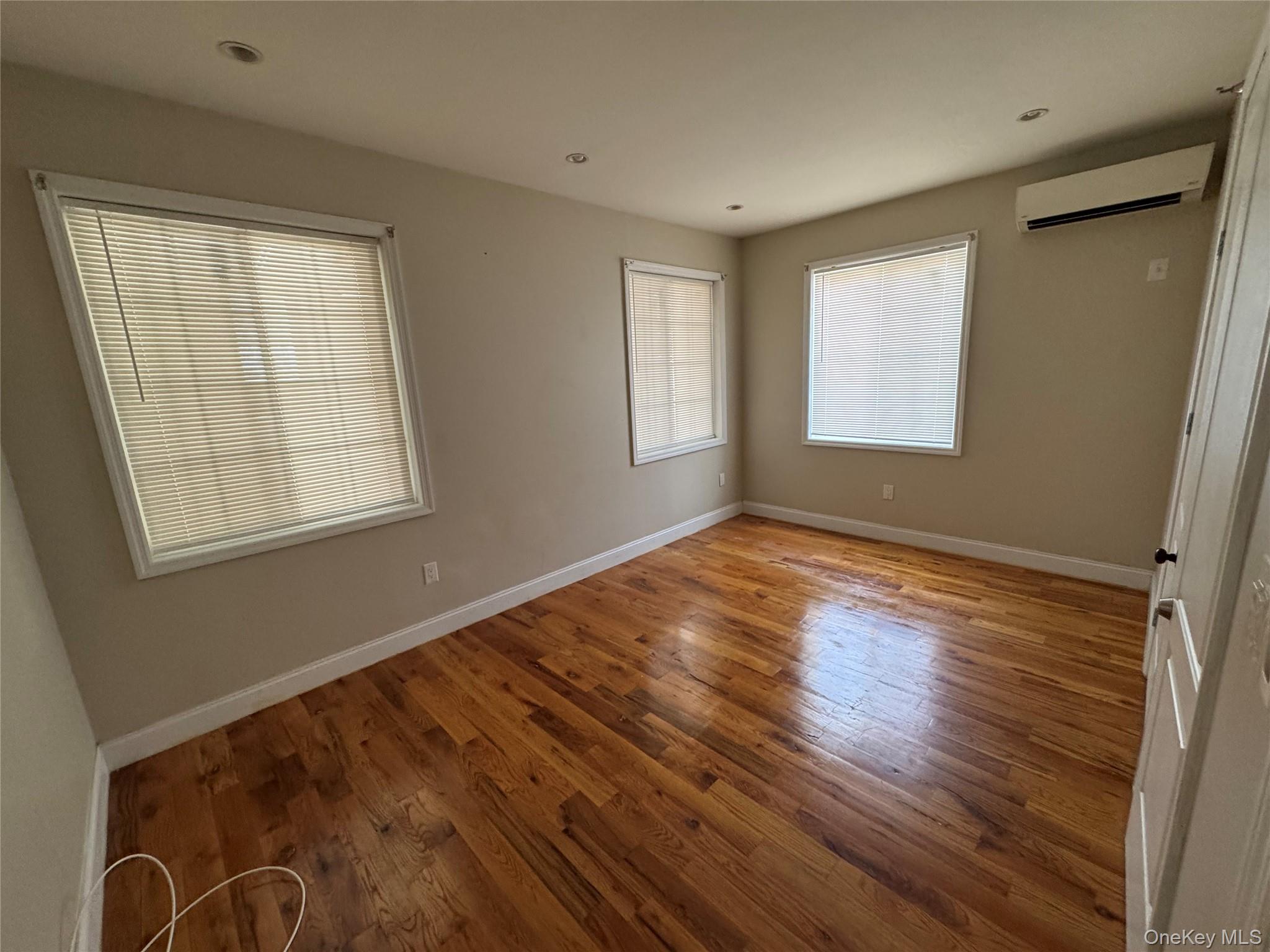 #7 photo, 13814 Brookville Boulevard, Rosedale , NY 11422