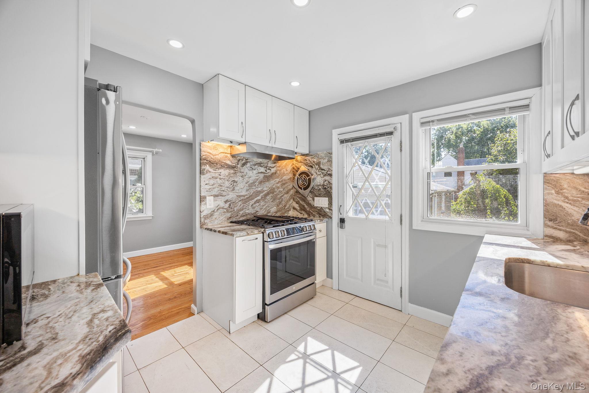 #12 photo, 111 N 7th Street, New Hyde Park , NY 11040