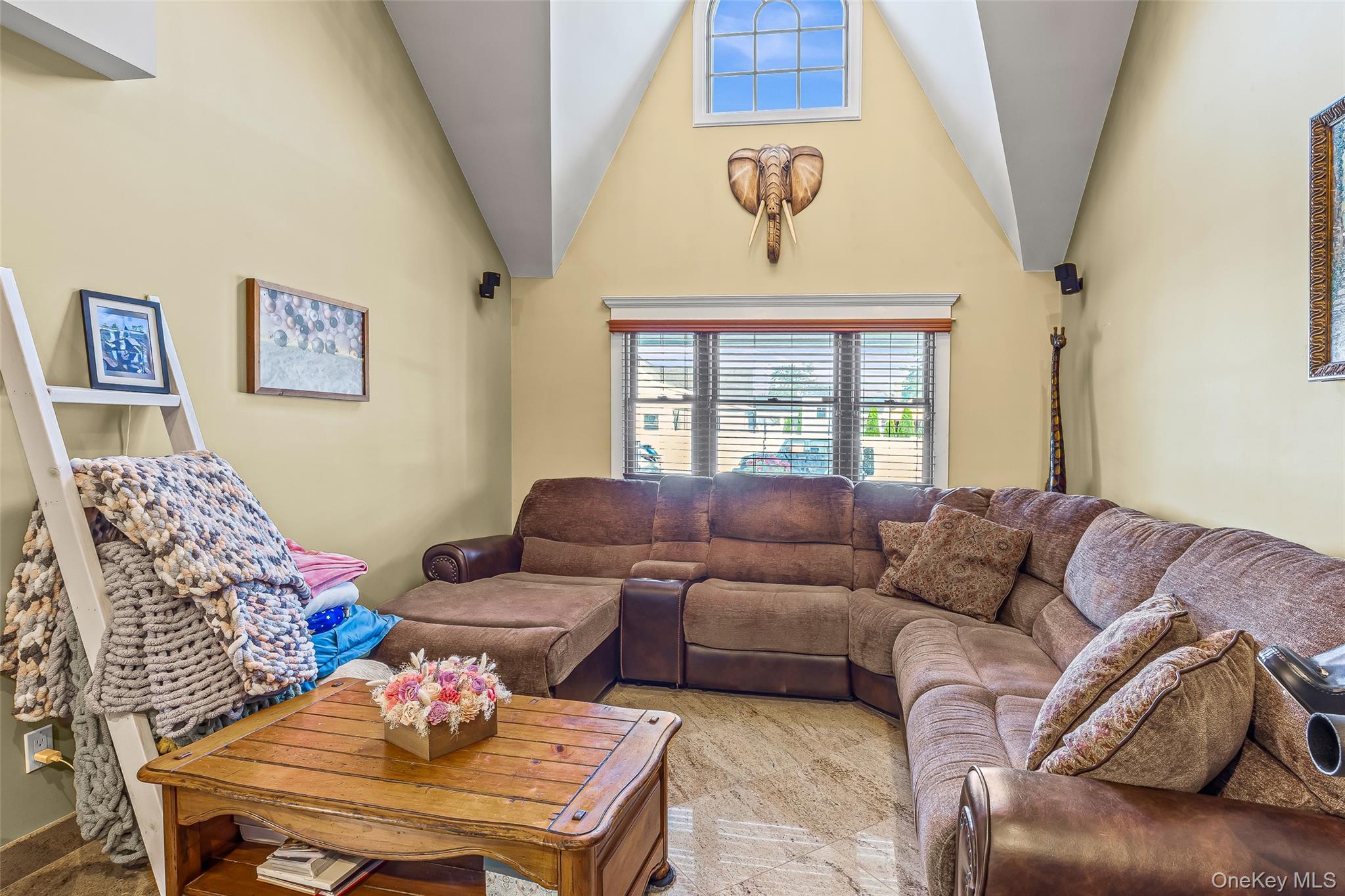 #12 photo, 71 Swing Lane, Levittown , NY 11756