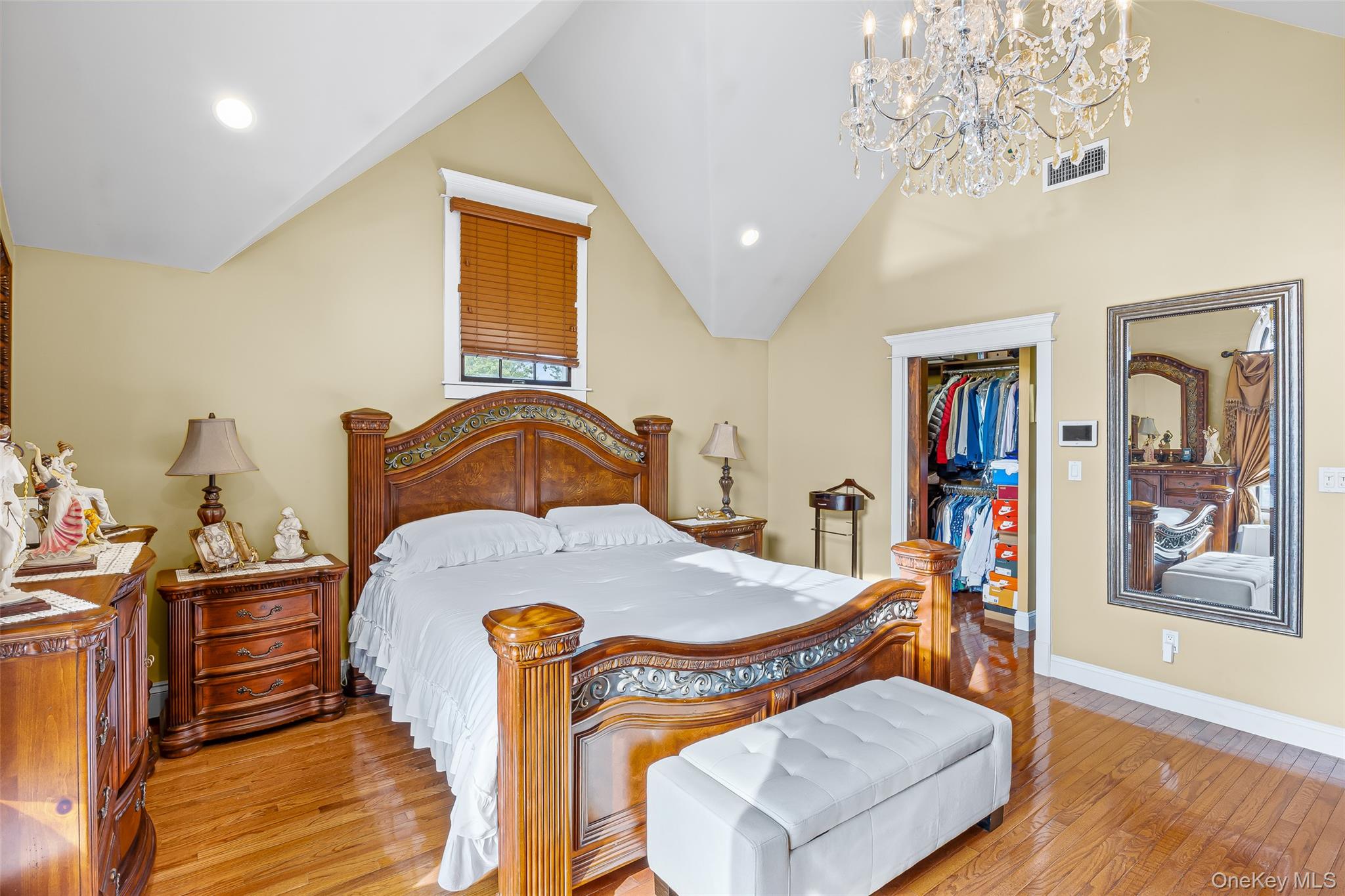 #15 photo, 71 Swing Lane, Levittown , NY 11756