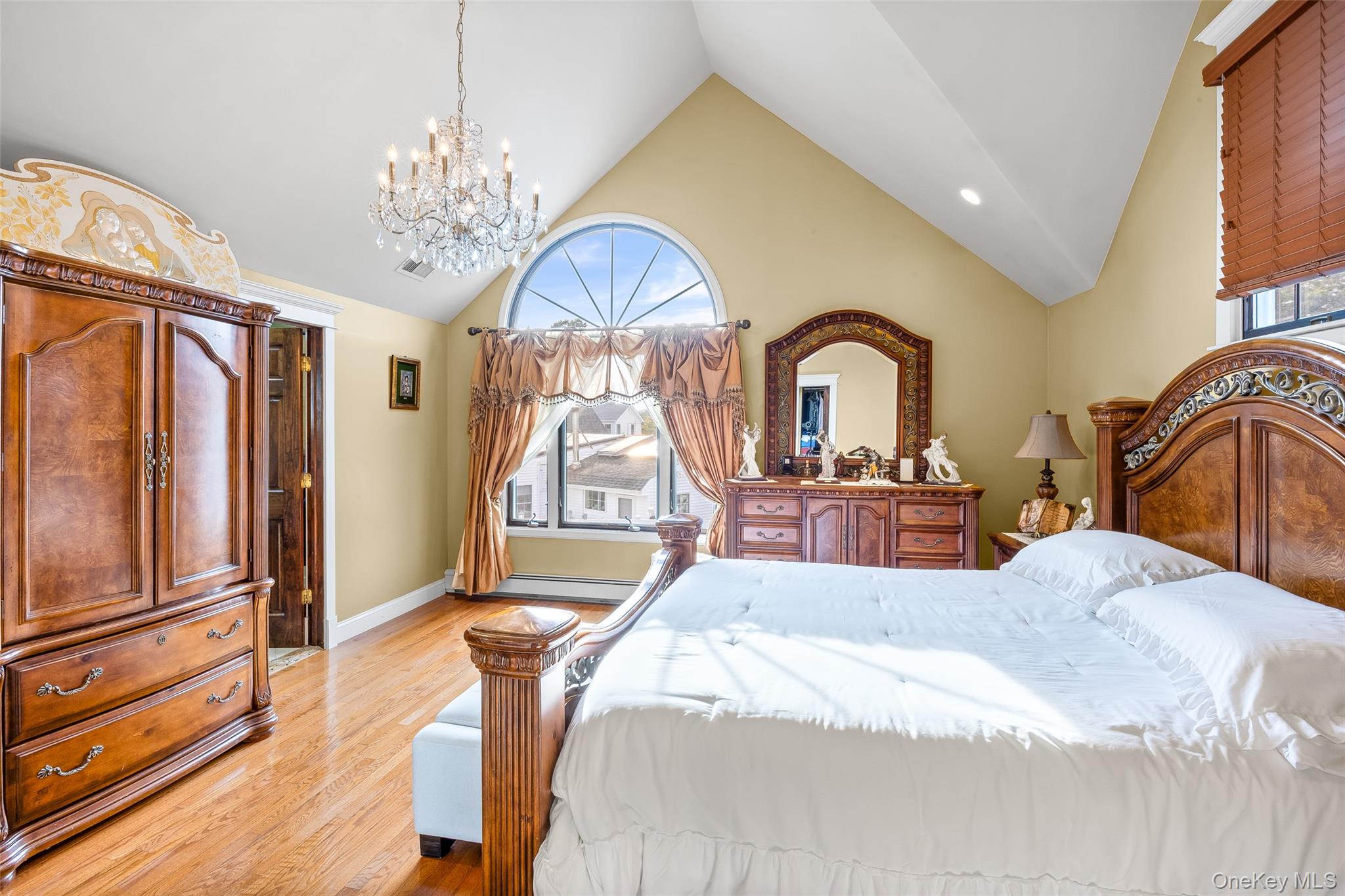 #16 photo, 71 Swing Lane, Levittown , NY 11756