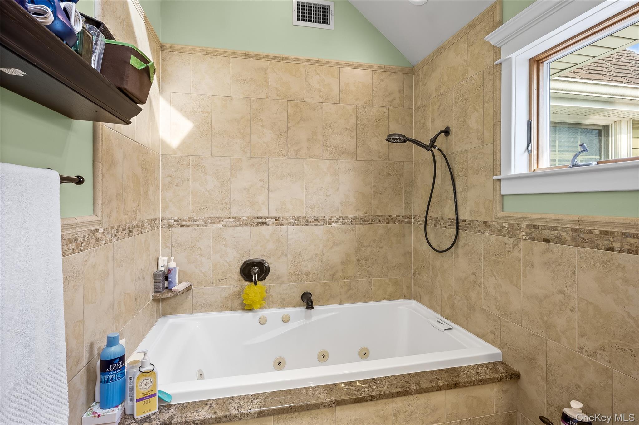 #17 photo, 71 Swing Lane, Levittown , NY 11756