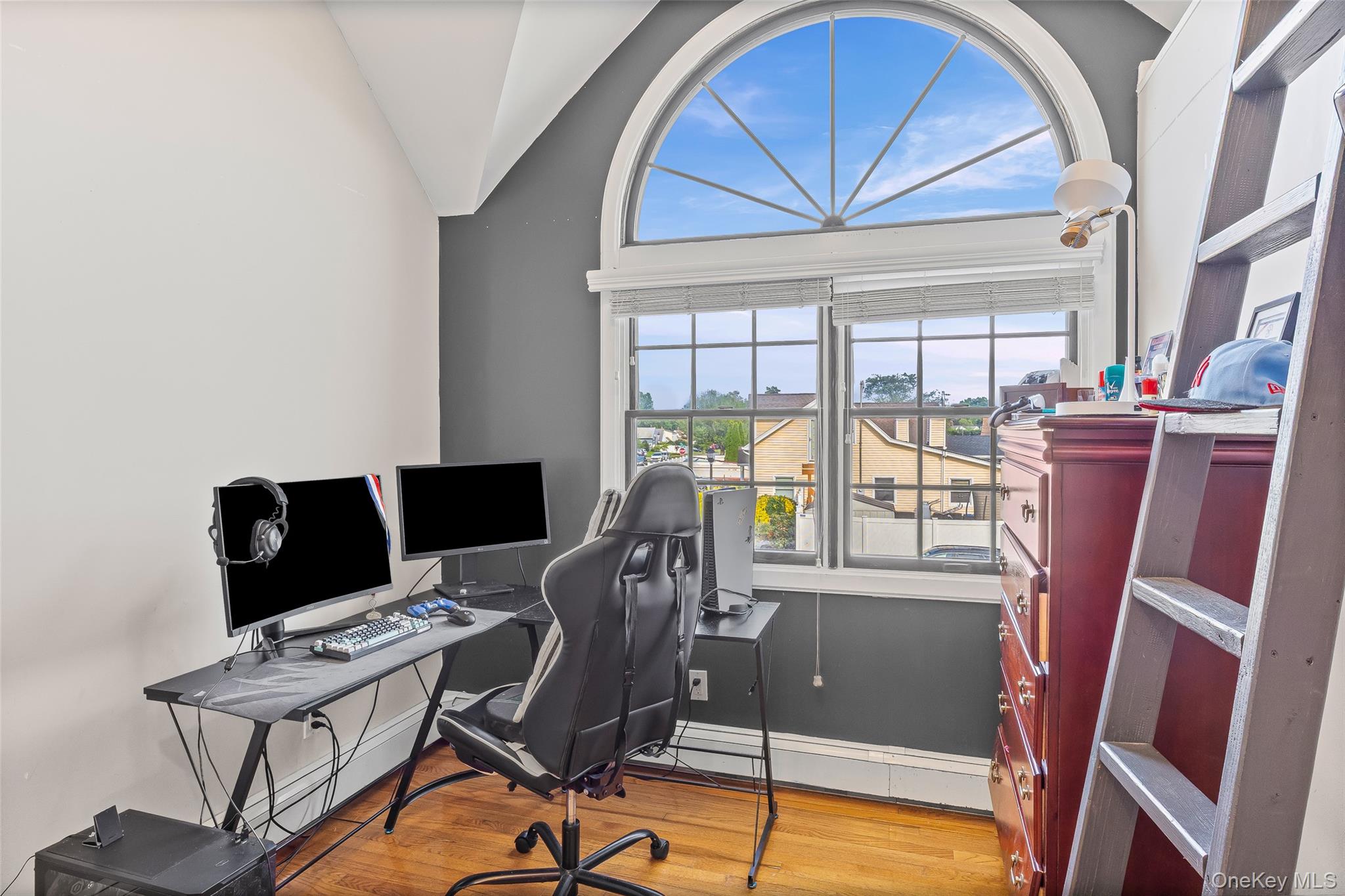 #20 photo, 71 Swing Lane, Levittown , NY 11756