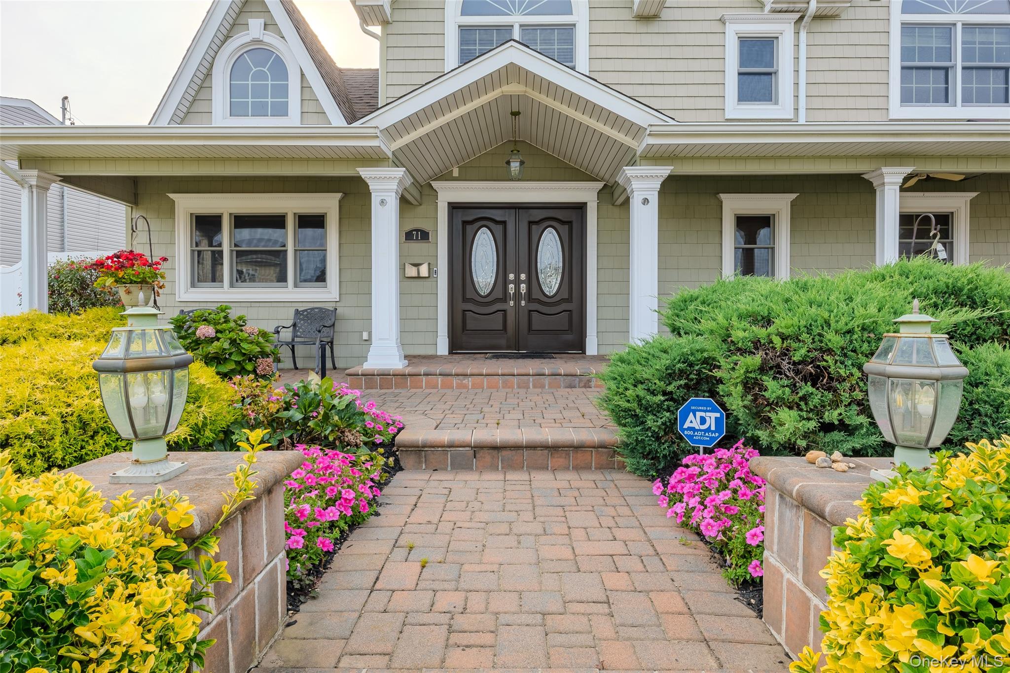 #4 photo, 71 Swing Lane, Levittown , NY 11756