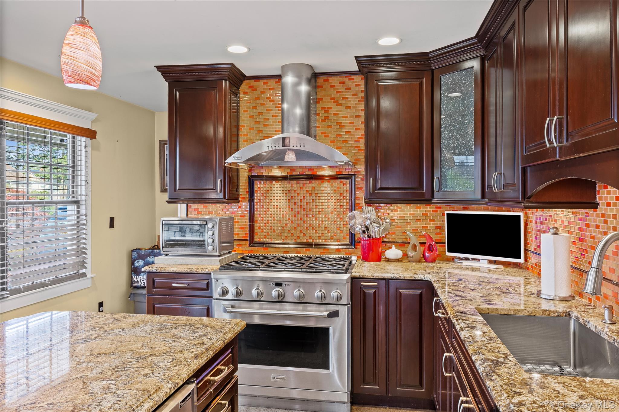 #9 photo, 71 Swing Lane, Levittown , NY 11756