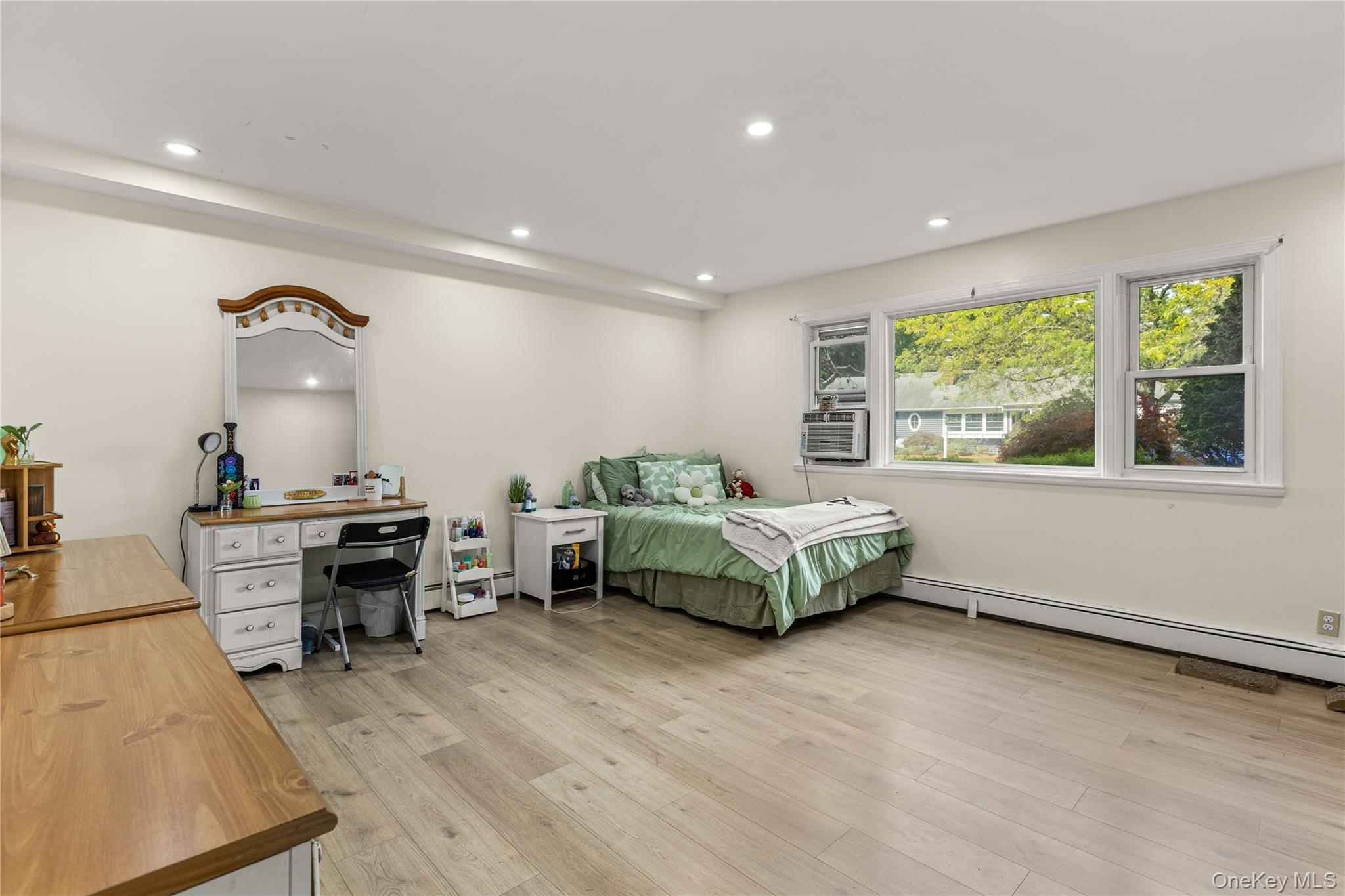 #11 photo, 19 Gamecock Lane, सफ़ोक काउंटी Babylon , NY 11702