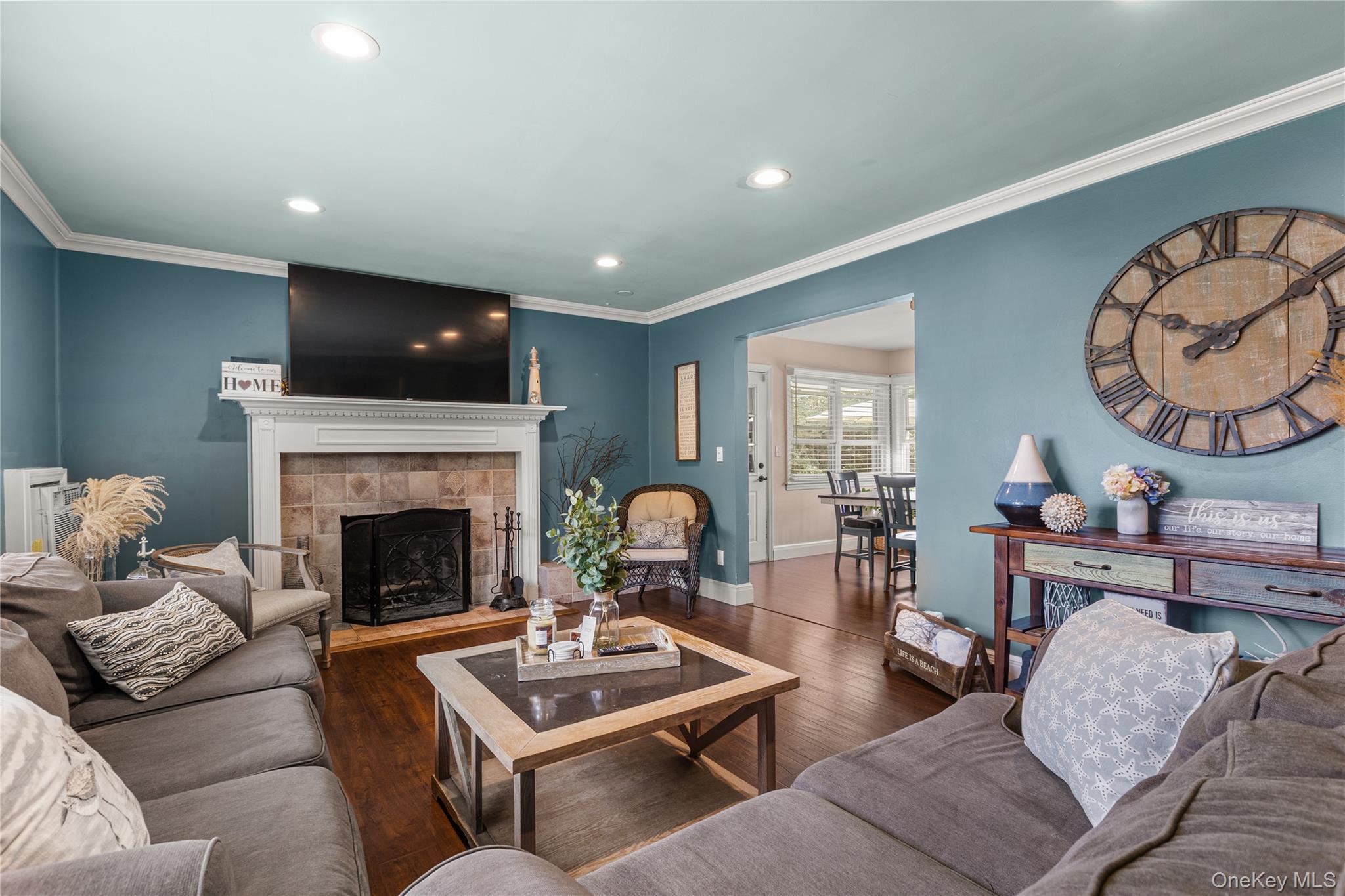 #2 photo, 19 Gamecock Lane, सफ़ोक काउंटी Babylon , NY 11702