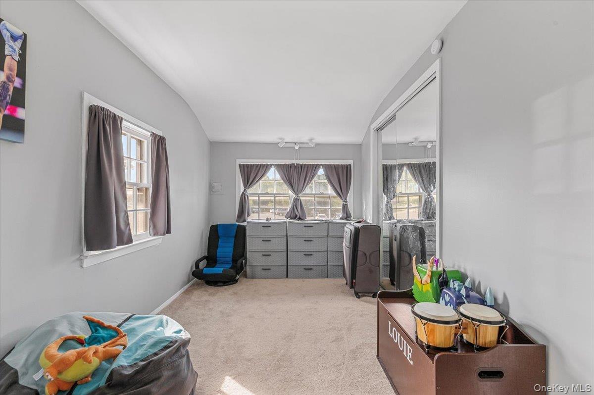 #11 photo, 109 Periwinkle Road, Levittown , NY 11756