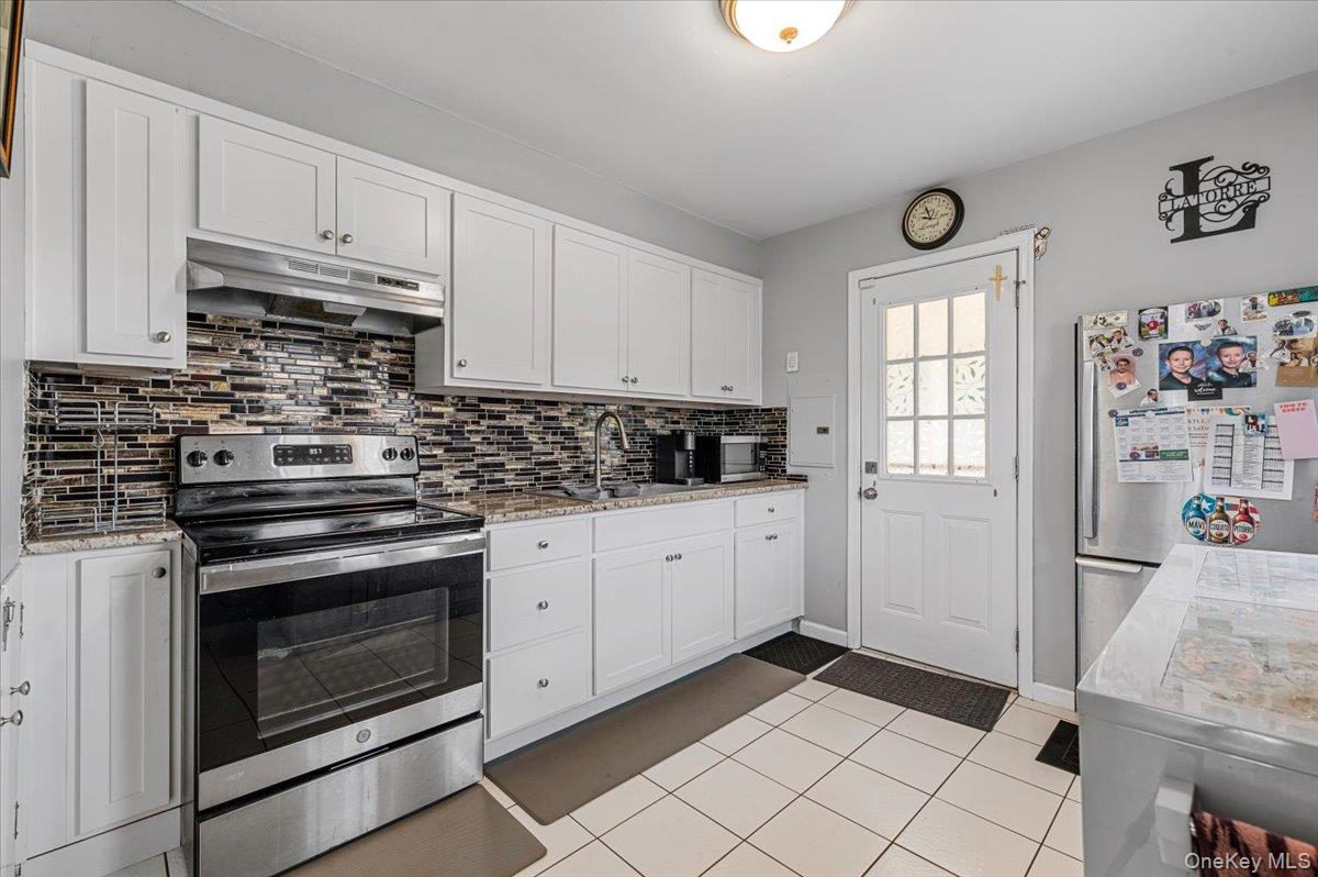 #12 photo, 109 Periwinkle Road, Levittown , NY 11756