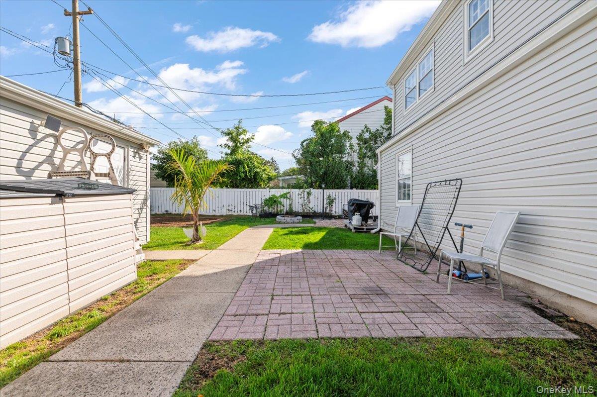 #6 photo, 109 Periwinkle Road, Levittown , NY 11756