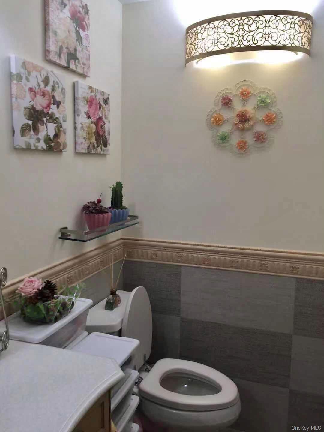 #10 photo, 12-31 Robin Lane, Bayside , NY 11360