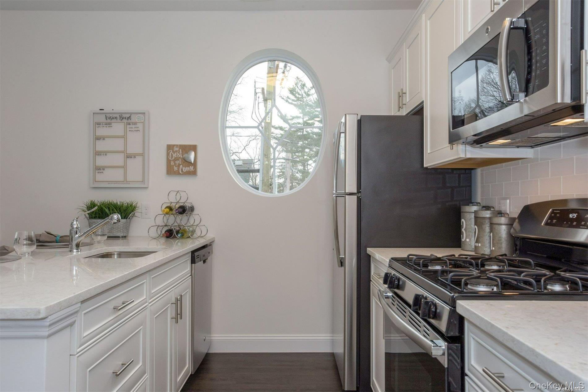 #11 photo, 1046 New York Avenue, Huntington Station , NY 11746