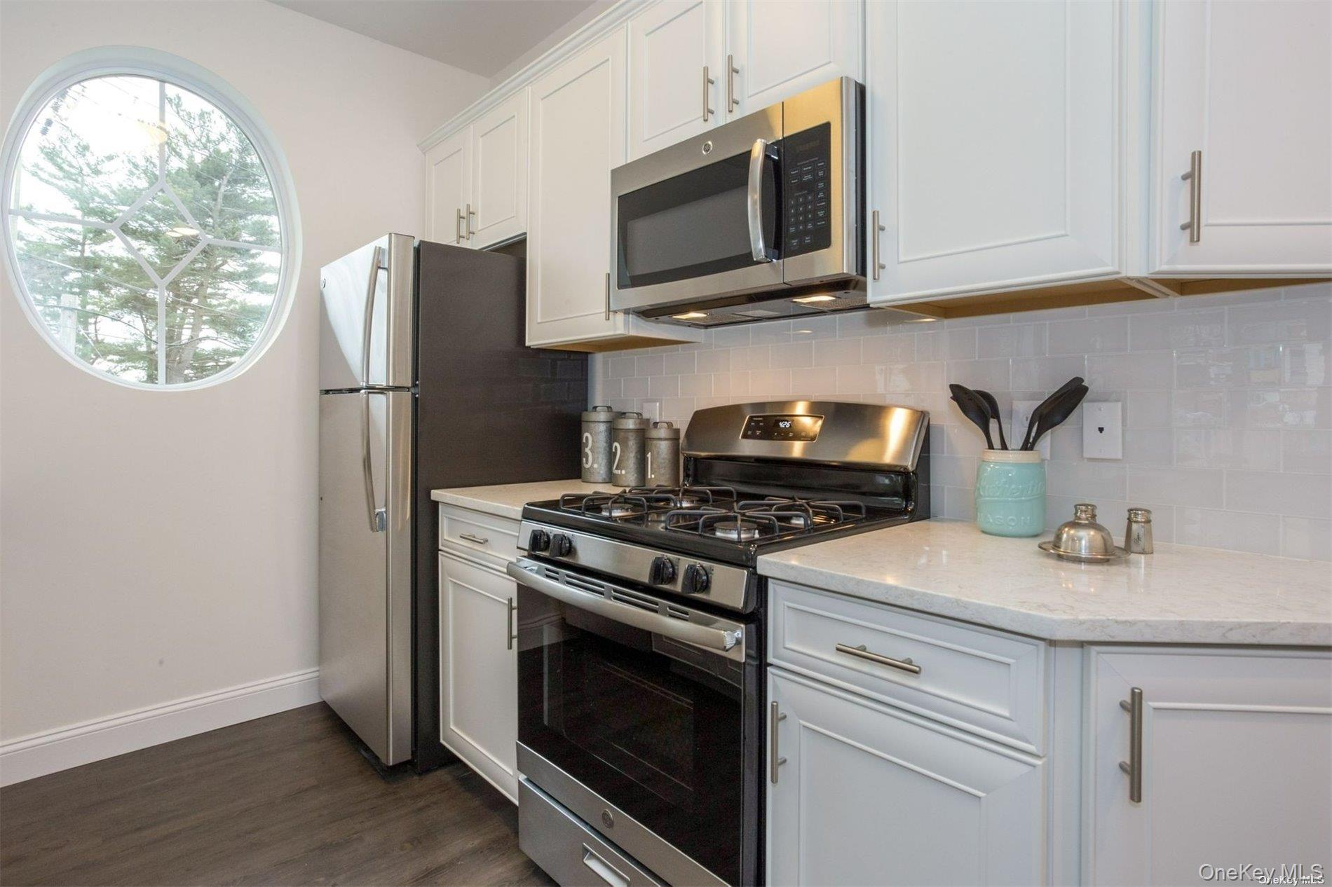 #12 photo, 1046 New York Avenue, Huntington Station , NY 11746