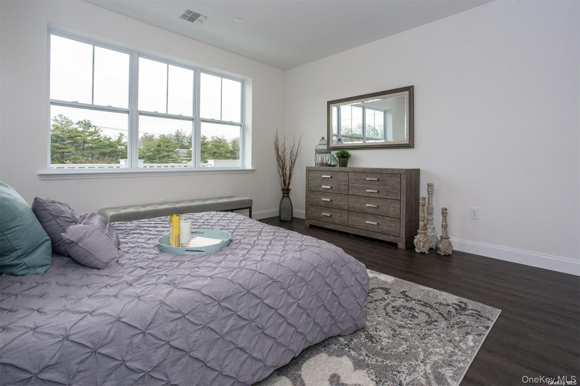 #17 photo, 1046 New York Avenue, Huntington Station , NY 11746